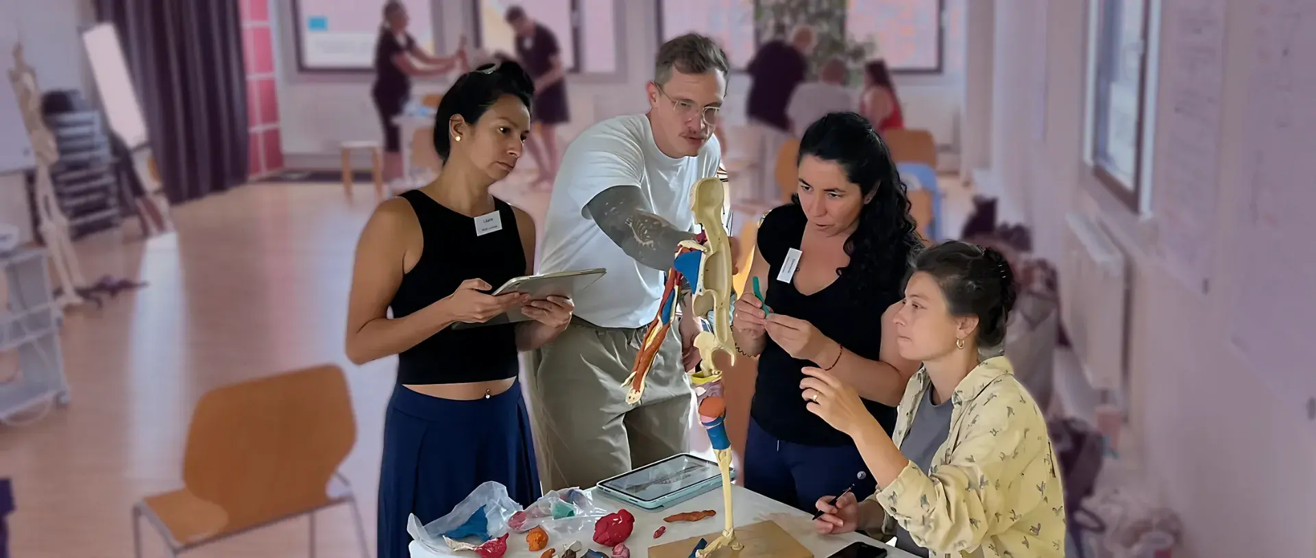 Anatomie ist keine Landkarte der Muskeln – sie ist eine lebendige Beziehung von Körper, Kultur und Erfahrung.