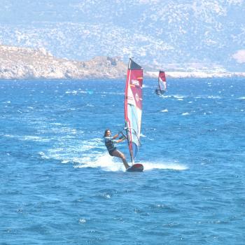 Alexandra Haugg beim Surfen Alexandra Haugg beim Surfen